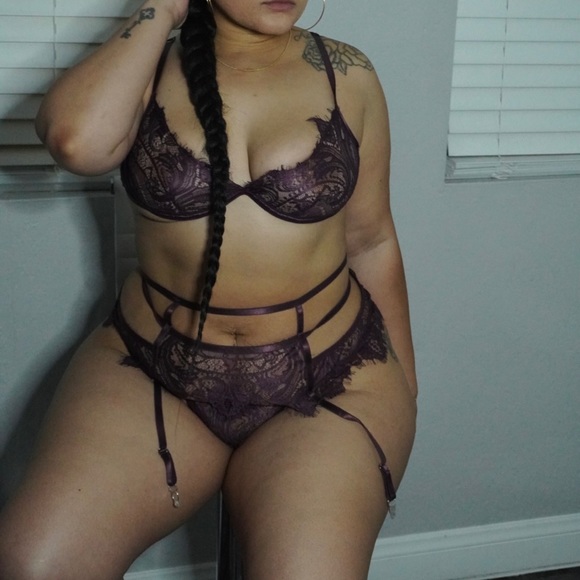 Merlot Bra & Panty Garter Set Plus Size - Picture 1 of 3